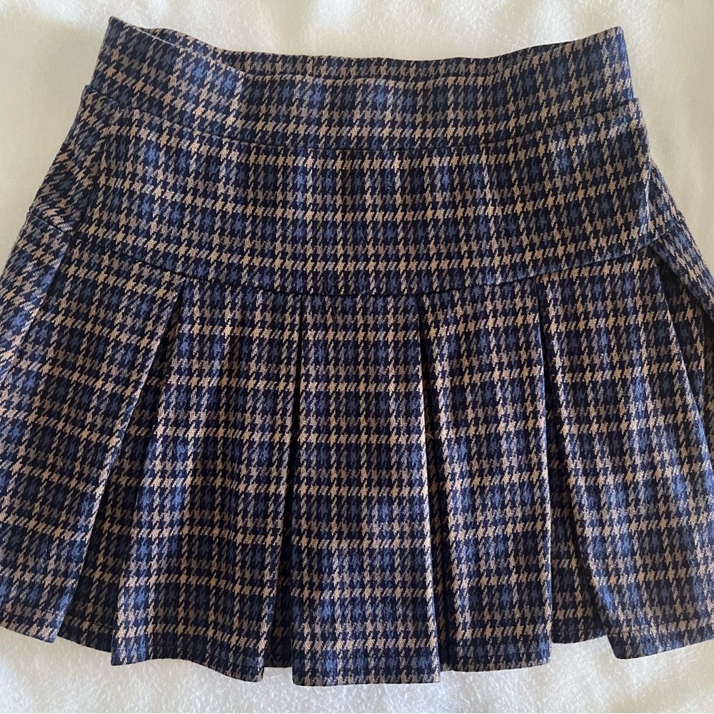 American Eagle Outfitters Pleated Houndstooth Mini Skirt/Skort in Navy and Tan